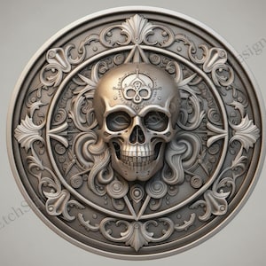 Könnte beinhalten: Eine detaillierte, silberfarbene, kreisförmige Reliefskulptur mit einem Totenkopf in der Mitte. Der Totenkopf ist von kunstvollen, wirbelnden Mustern und dekorativen Elementen umgeben. Das Design hat eine gotische oder mittelalterliche Ästhetik.