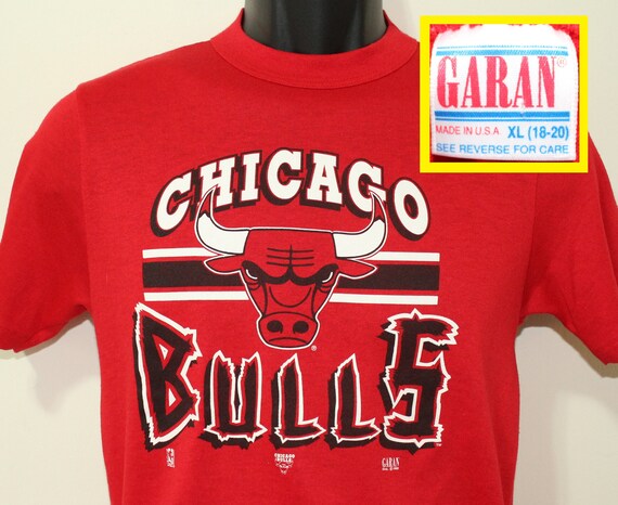 red chicago bulls shirt