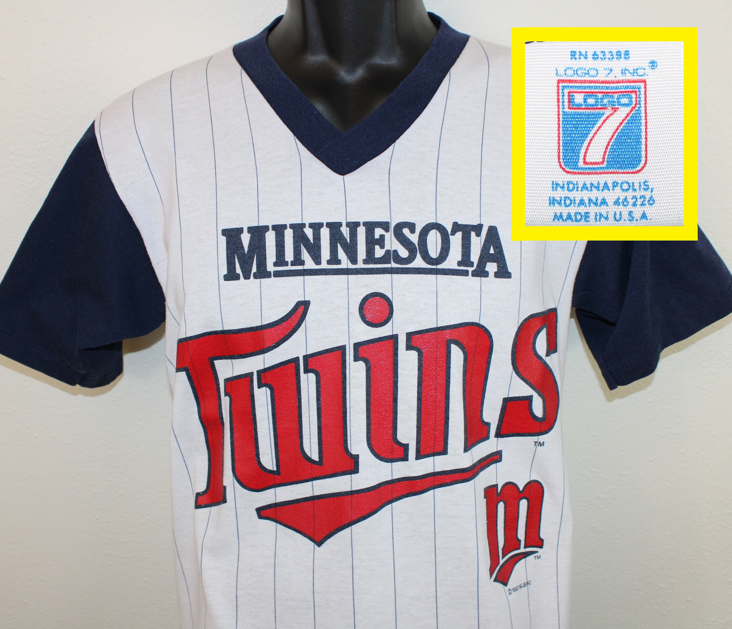 80s 1987 Minnesota Twins Vintage T-shirt White Pinstriped