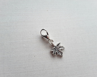 Maple Leaf Tibetan Silver Clip on Charm with Lobster Clasp, Stitchmarker, Zipper, Planner Charm