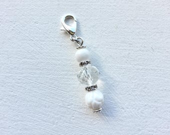 Charm con clip de cuentas blancas y plateadas con cierre de langosta, marcador de puntadas, cremallera, charm para agenda