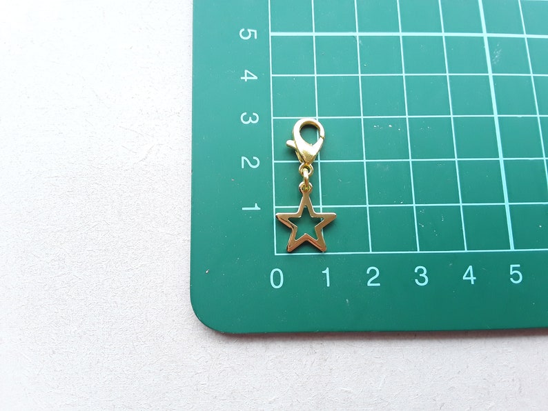Gold Star Clip on Charm with Lobster Clasp, Stitchmarker, Zipper, Planner Charm 画像 3