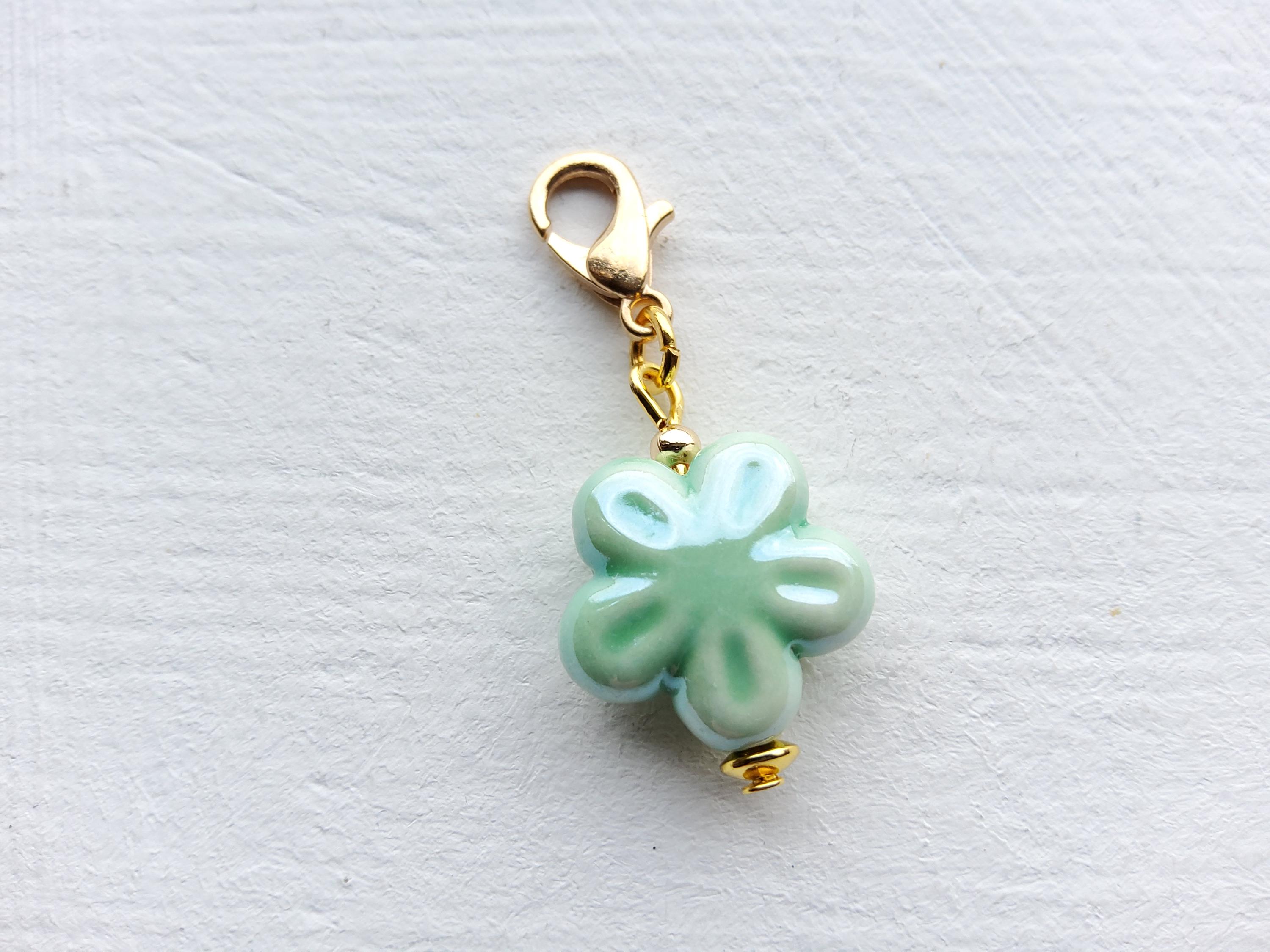 496.牡羊座の方！14kgfウォーターメロントルマリンとクリソプレーズチャーム Mint Green Porcelain Flower Clip on Charm With Lobster Clasp