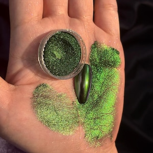 Color-Shifting Chameleon Nail Powder: Chrome Mirror Effect, Emerald Green