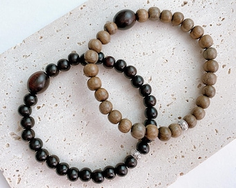 Pulsera grande de ébano y sándalo verde con punta ovalada