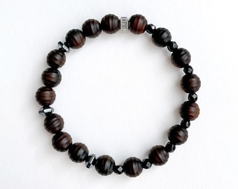 Pulsera de oración de madera APLLO con madera de azufaifo con forma especial, marcada por un rayo.