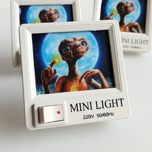 Vintage E.T. the Extra-Terrestrial night lamp sleep light mini light 220v