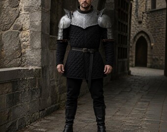 Conjunto de armadura medieval de acero para hombros y gorguera, hombreras de caballero con collar de pecho, gambesón negro, disfraz de armadura LARP, cosplay renacentista