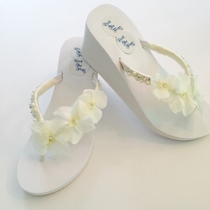 Wedged Wedding Flip Flops. Bridal Shoes. Cream/Ivory Wedding Shoes. White Sandals. Bride Platform Shoes. Destination Wedding Shoes. zdjęcie 1