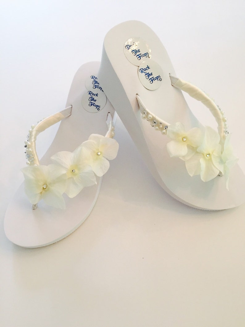 Wedged Wedding Flip Flops. Bridal Shoes. Cream/Ivory Wedding Shoes. White Sandals. Bride Platform Shoes. Destination Wedding Shoes. zdjęcie 5