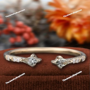 Kite cut Green sapphire wedding band Unique Yellow gold Open wedding band Dainty Diamond Stacking Matching band Anniversary Promise ring