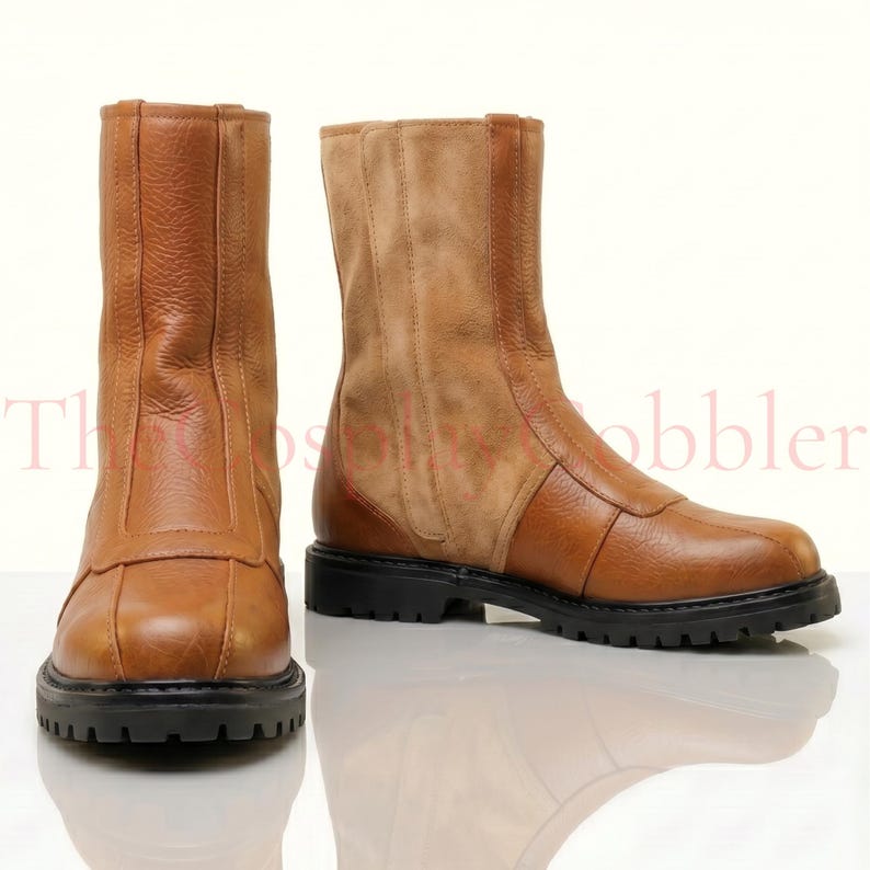 Custom Brown leather Mandalorian cosplay boots handmade for Halloween costumes, Comic Con, LARP events, and sci-fi convention cosplay. Rugged armored bounty hunter silhouette built to your exact measurements — foot length, width, instep and heel circumference. All sizes available including wide and extra-large. Crafted by expert artisans. Free worldwide tariff-free shipping.