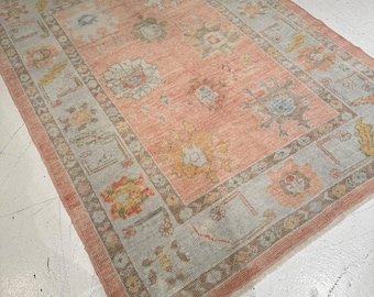 Hand-Knotted Wool Rug – Pastel Geometric Medallion, Traditional Style