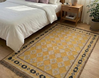 Golden Lattice Handwoven Wool Dhurrie
