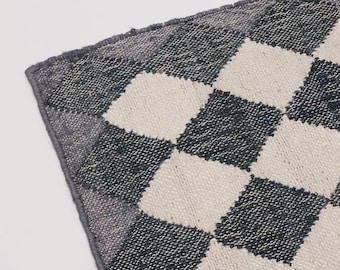 Handwoven Jute Dhurrie Rug – Black & Natural Diamond Flatweave