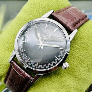 Vintage Jaeger le-Coultre Club Manual Hand winding Wrist Watch. Gift for him, Swiss watch, Highly collectable watch,Black Rally Dial watch