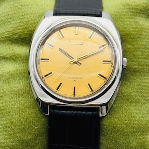 Vintage 1980s Seiko Hand-Winding Watch: Yellow Dial, Ref 7000