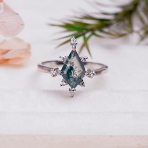 Anillo de ágata musgosa hecho a mano / Anillo de plata con piedras preciosas / Anillo estilo bohemio / Anillo de piedra verde / Regalo para amantes de la naturaleza / Anillo bohemio único para mujer