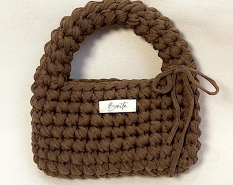 Morra Bag – Crochet Mini Handbag | Fabric Yarn Purse | Custom Colors | Floral Charm Option | Structured & Minimalist Design