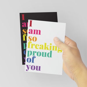 Cartões de felicitações com texto em arco-íris "Proud of You" - Conjunto de 24 cartões em branco com envelopes | Cartão do mês do orgulho LGBTQ+