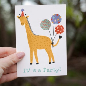 Uitnodigingen voor een feestje van giraffen | Verjaardagsuitnodigingen voor schattige dierenkinderen | 32 fysieke kaarten | Schrijf uw eigen evenementaankondigingsinformatie