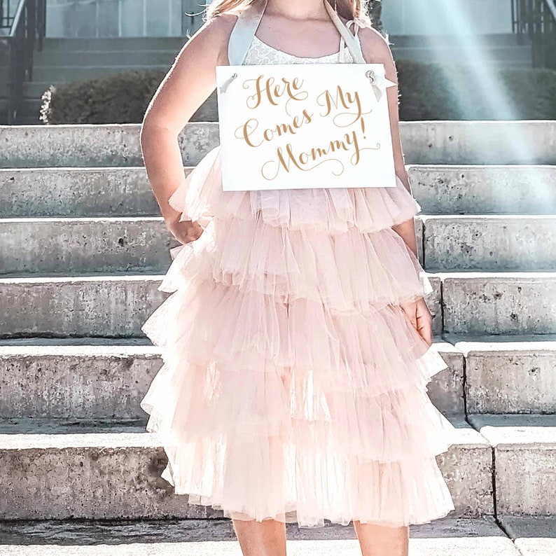 Hier kommt meine Mama Schild Hochzeitsschild Ringträger Schild Blumenmädchen Schild Sohn oder Tochter der Braut Blumenmädchen Ringträger Page Boy 2016 Bild 7