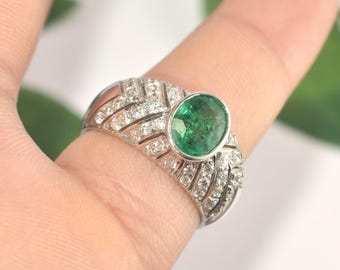Anillo de esmeralda natural, anillo de compromiso con acabado en oro blanco macizo de 14 quilates, anillo con halo de diamantes de estilo vintage, joyería de piedra natal de mayo, regalo para ella.