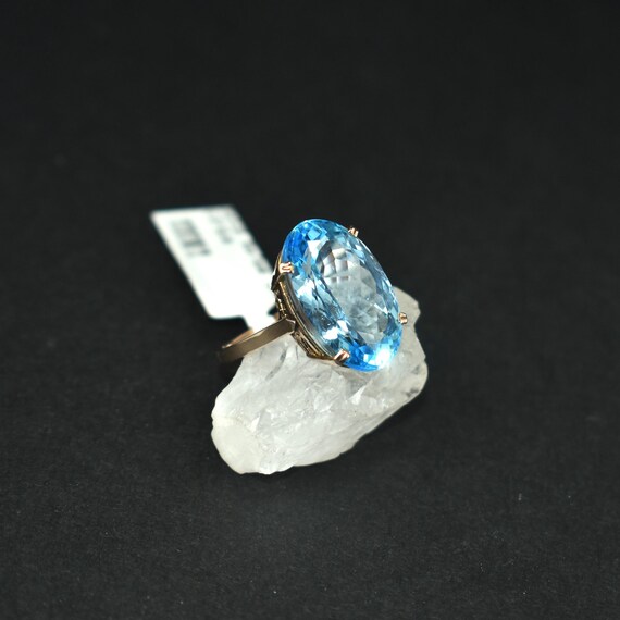 Stunning Giant Oval Blue Gemstone Ring with Intricate Facets – An Iconic Cocktail Ring for Glamorous Women - Solid 14K Gold Jewelry