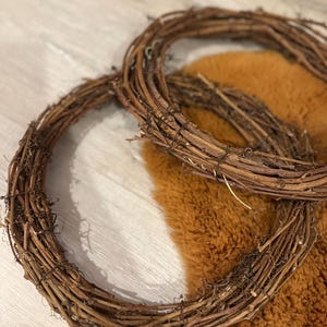 2 Pcs Natural Grapevine Wreath Base – Rustic DIY Craft Rings for Door Wreaths, Seasonal Decorations, Wedding & Home Decor