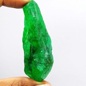Raw Green Emerald Rough: 185 Carat Natural Dyed Crystal from Colombia
