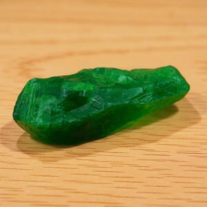 Raw Colombian Emerald: Green Rough Gemstone for Jewelry DIY, Crystal Healing (215.00 Ct