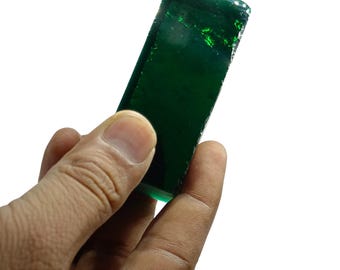Fetta di smeraldo coltivata in laboratorio – Pietra grezza verde scuro per la creazione di gioielli