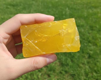 Ruwe gele saffier, gefacetteerde edelsteen uit Sri Lanka (225-325 ct)