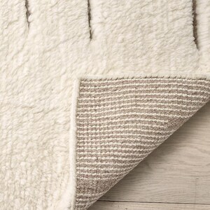 Hand Knotted New Zealand Wool Rug: Ivory Minimalist Geometric Carpet