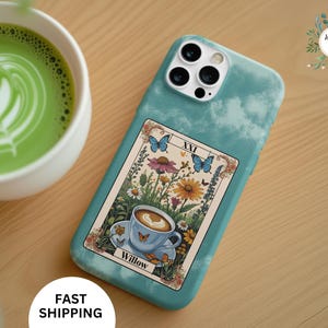 パーソナライズされたiPhoneケース カスタムネーム ワイルドフラワー 彼女へのギフト 花柄iPhoneスナップケース コテージコアスタイル 美しい電話ケース タロット ボヘミアン