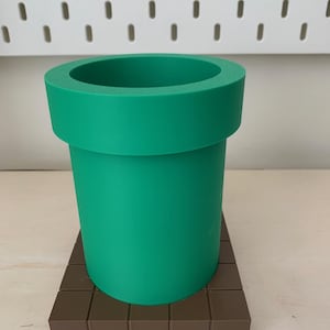 Mario Warp Pipe Pen Holder – 3D Printed Desk Organizer – Gamer Gift for Nintendo Fans – Retro Gaming Office Decor
