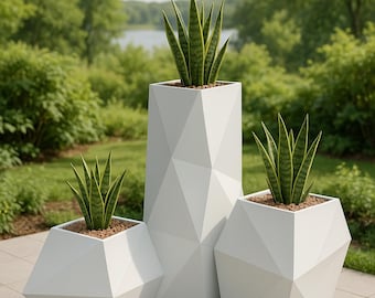 Macetas geométricas modernas de metal, macetas facetadas para jardín exterior, macetas altas con forma de serpiente, decoración contemporánea para jardín.
