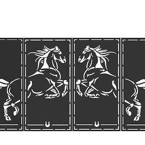 Pode incluir: Um portão de metal preto com um design decorativo com dois cavalos brancos empinando-se. O portão tem dois pilares pretos em cada lado e é adequado para um jardim ou quintal.