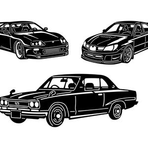 Pode incluir: Ilustração a preto e branco de três carros desportivos clássicos. A imagem apresenta um Toyota Supra, um Subaru Impreza e um Nissan Skyline, todos num estilo minimalista.