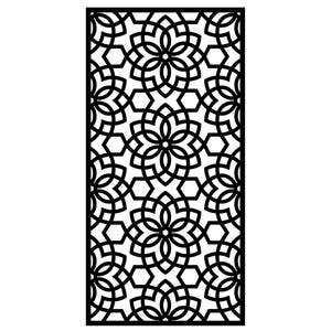 Op de afbeelding: Zwart decoratief paneel met een geometrisch bloemmotief. Het ontwerp bevat in elkaar grijpende vormen, waaronder bloemen en zespuntige sterren, waardoor een symmetrisch en ingewikkeld ontwerp ontstaat. Het paneel is rechthoekig en geschikt voor diverse decoratieve toepassingen.