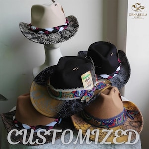 Midnight Bloom Cowboyhatt: Svart blommig broderad, flätad rem