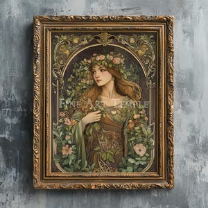 Puede incluir: Una impresi&oacute;n art&iacute;stica enmarcada que muestra a una mujer con cabello largo adornado con una corona de flores, rodeada de vegetaci&oacute;n y flores. La obra est&aacute; en un marco dorado ornamentado de estilo antiguo. El texto FINE ART TEMPLE es visible.