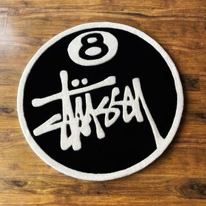 Stüssy 8-Ball Round Rug – Streetwear Skateboard Room Decor, Graffiti Style Black and White Area Rug