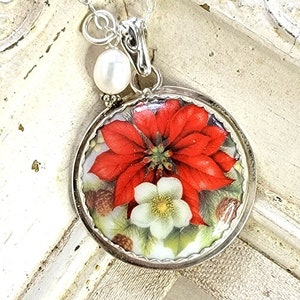 Poinsettia Porcelain Round Christmas Pendant Necklace