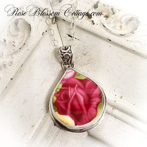 Royal Albert Old Country Red Rose Fat TearDrop Broken China Jewelry Pendant Necklace