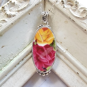 Broken China Jewelry Old Country Roses Royal Albert Long Oval Pendant Necklace
