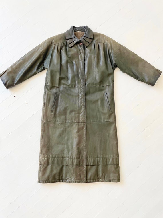 1990s Olive Green Leather Coat with Pleated Collar - image 3