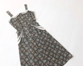 1950s Dark Floral Dress