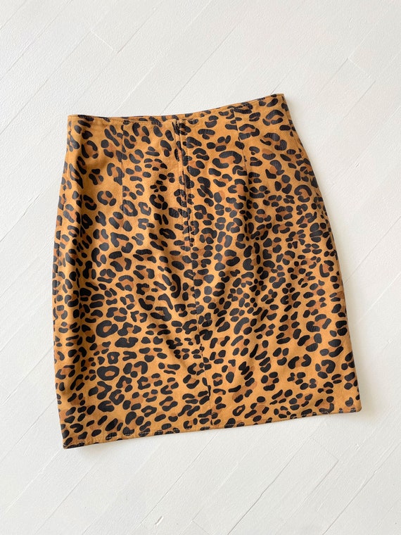 1990s Vakko Leopard Print Suede Skirt - image 4