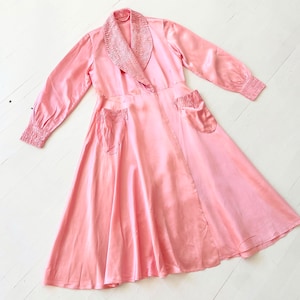 1940s Bubblegum Pink Rayon Robe